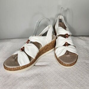 Bzees Roma White Slingback Sandals Wedge Bead Accents Sling Back Women’s Sz 8.5